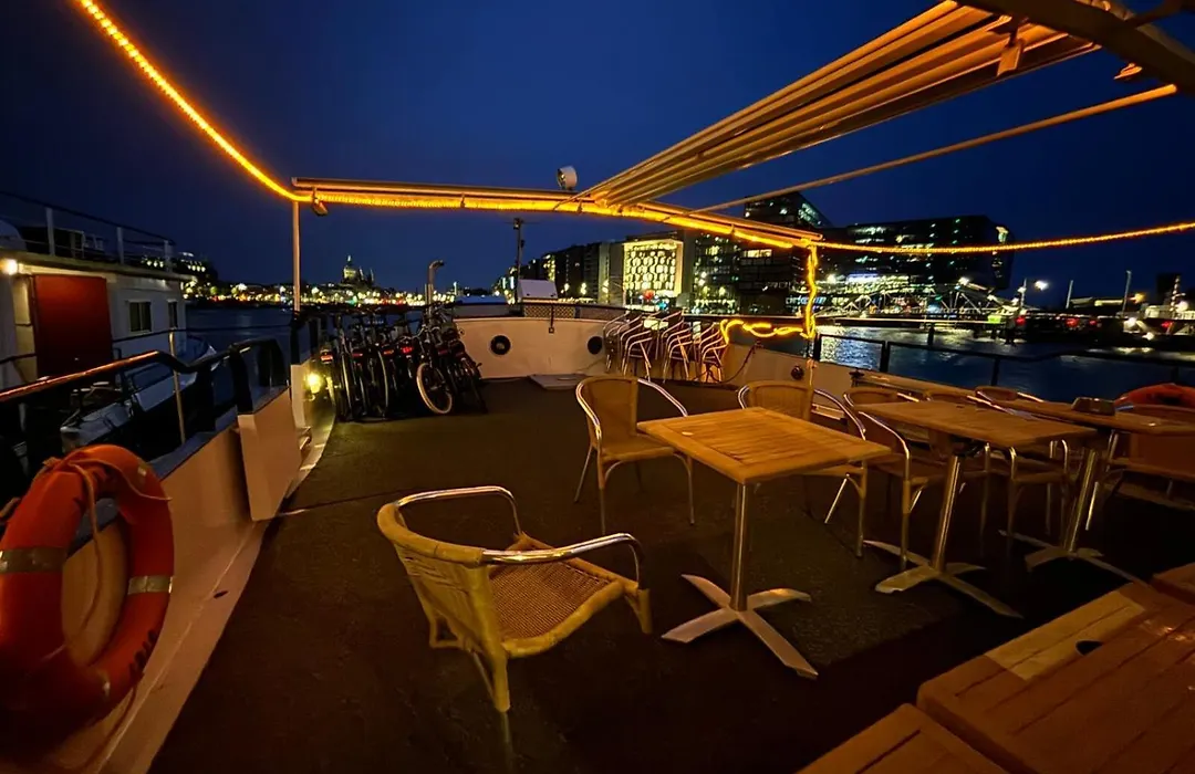 Hotelboat Iris Groningen-1
