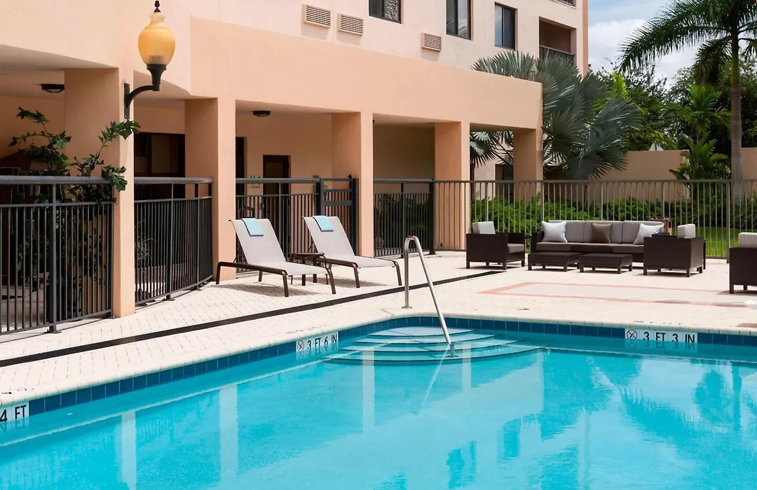 Courtyard By Marriott Miami At Dolphin Mall-1