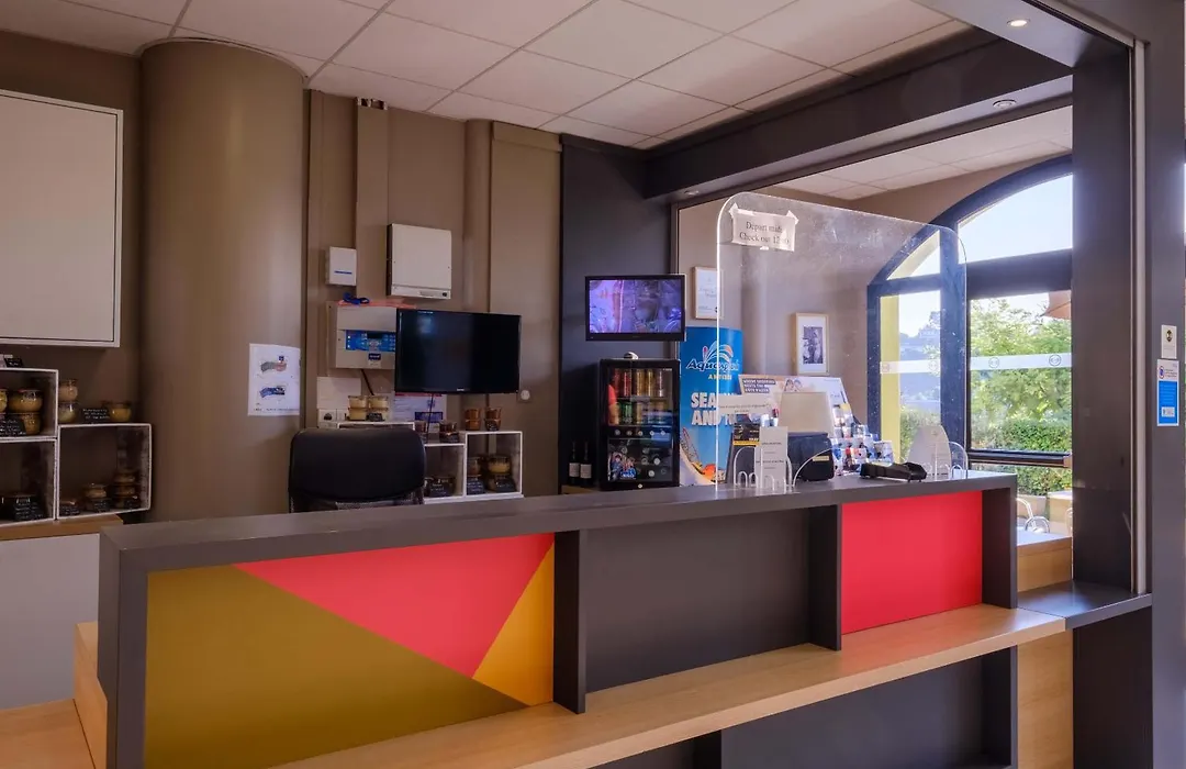 B&B HOTEL Villeneuve Loubet Village-1