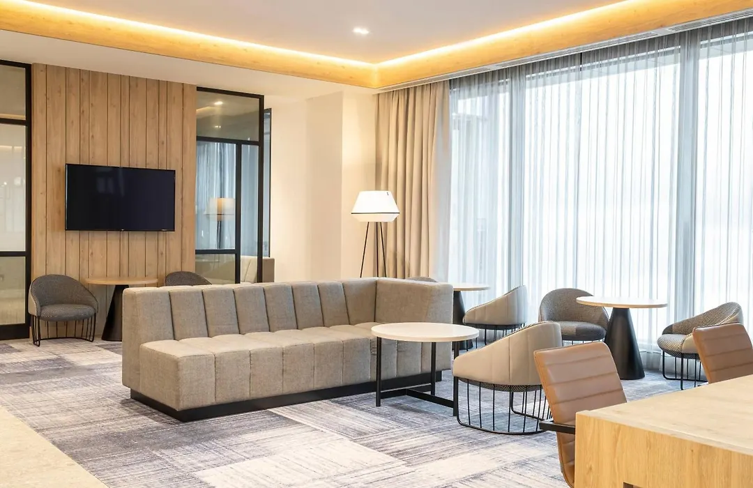 Courtyard By Marriott Inverness Airport-1