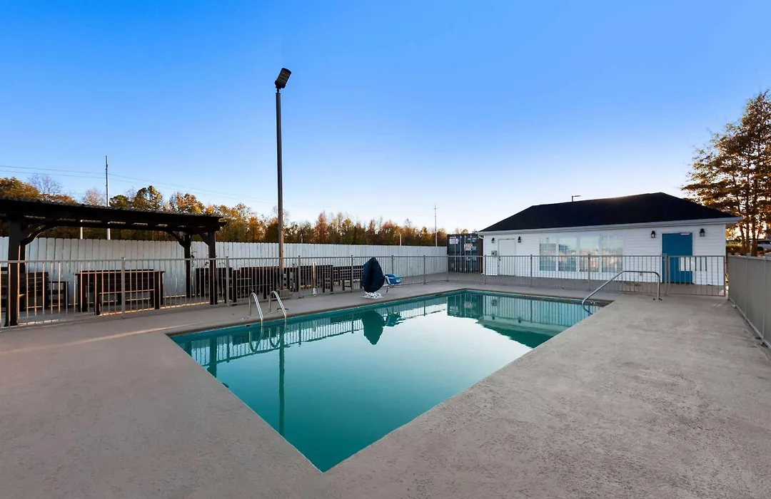 Howard Johnson By Wyndham Jackson-1
