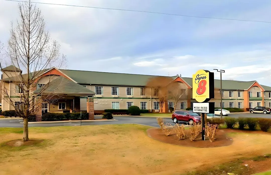 Super 8 By Wyndham Smithfield-Selma-1