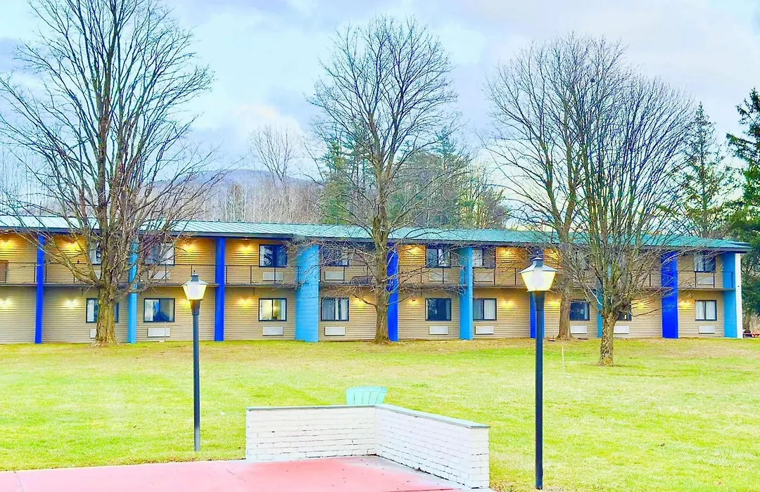 Days Inn By Wyndham Rutland/Killington Area-1