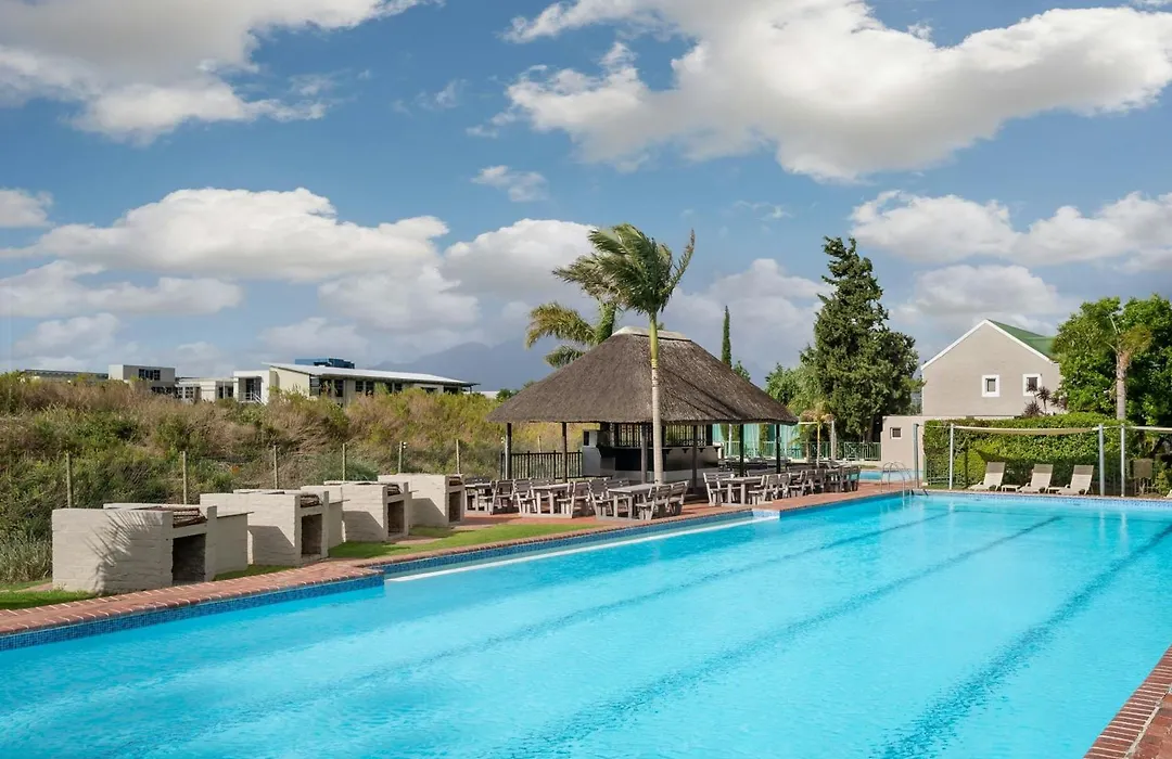 Protea Hotel By Marriott Stellenbosch & Conference Centre-1