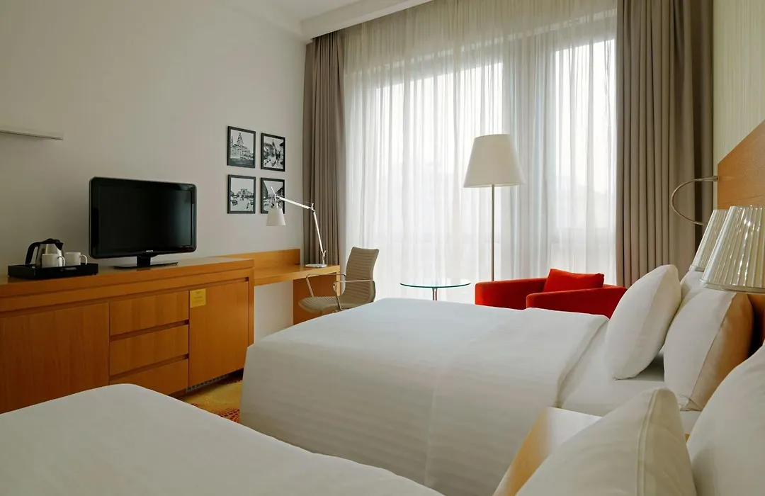 Courtyard By Marriott Budapest City Center-1