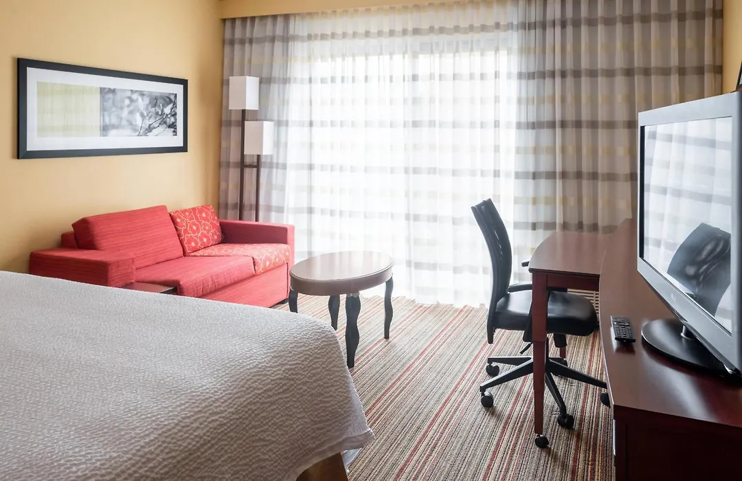 Courtyard By Marriott Indianapolis Airport-1