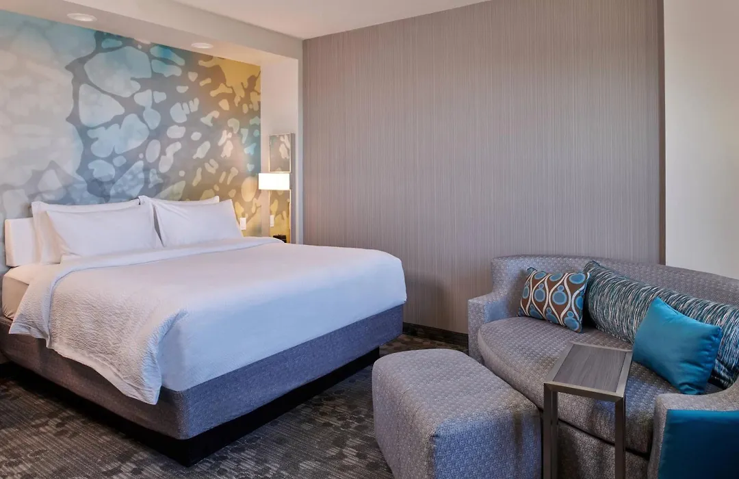 Courtyard By Marriott Petoskey At Victories Square-1
