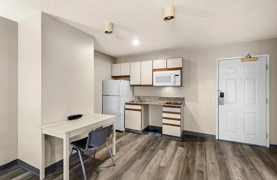 Birch Hill Suites Columbia-1