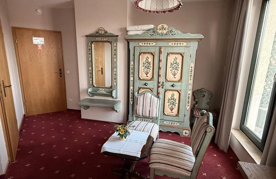Landhotel Burgenblick-1