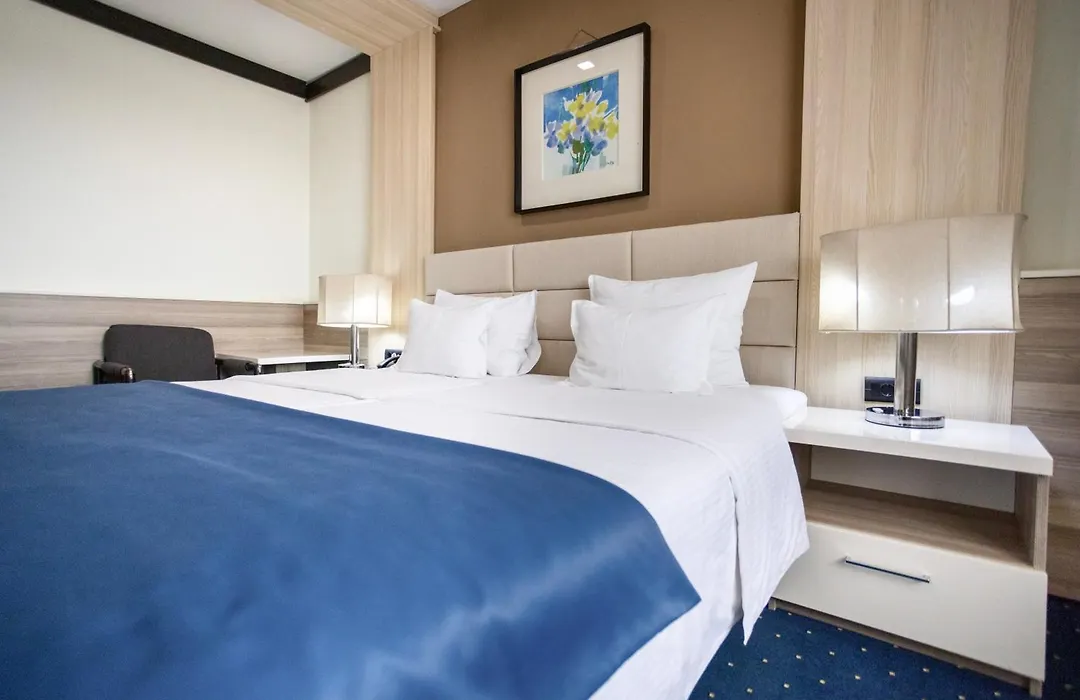 Hotel Holiday-1