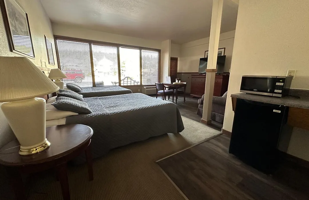 Timber Lodge Inn-1