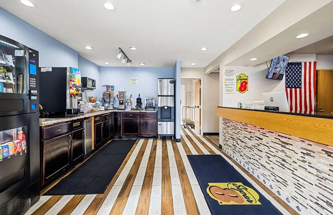 Super 8 By Wyndham Pittsburgh/Monroeville-1