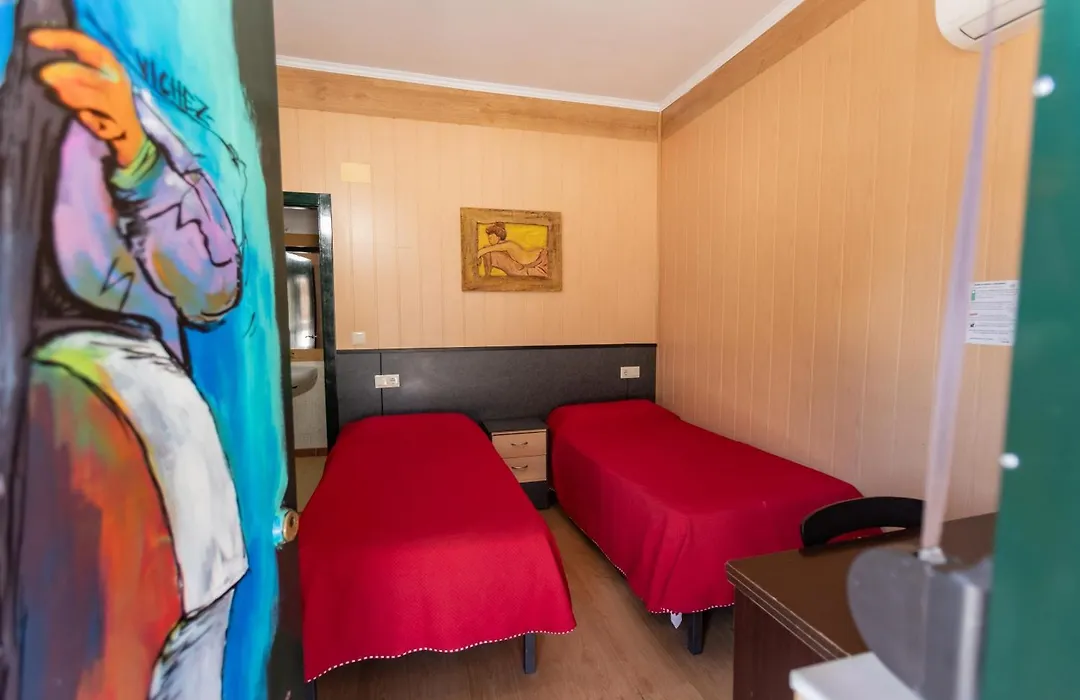 Hostal - Bungalows Camping Caceres-1