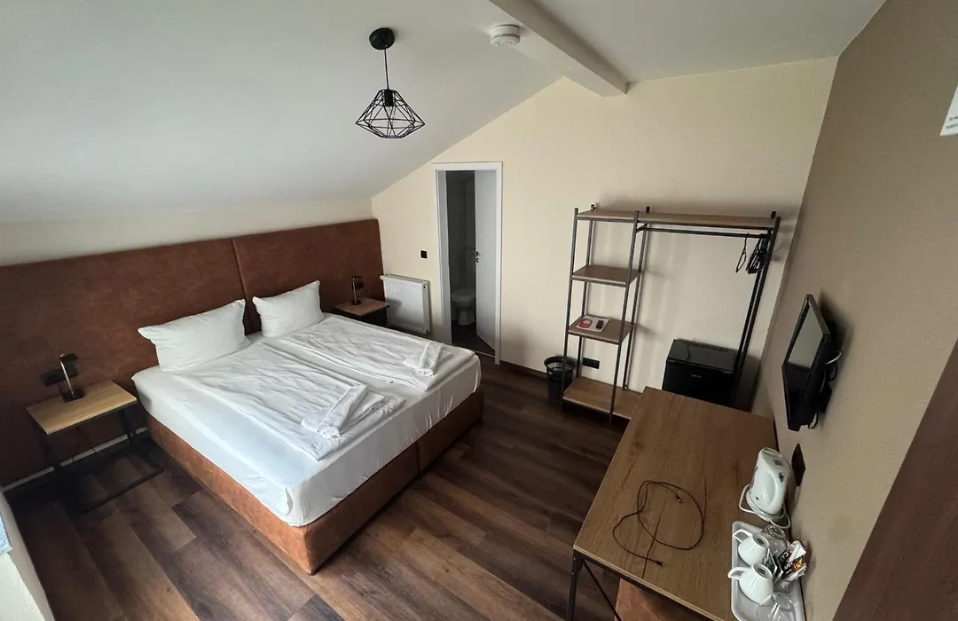 Hotel Capitol Zentrum - 24h --1