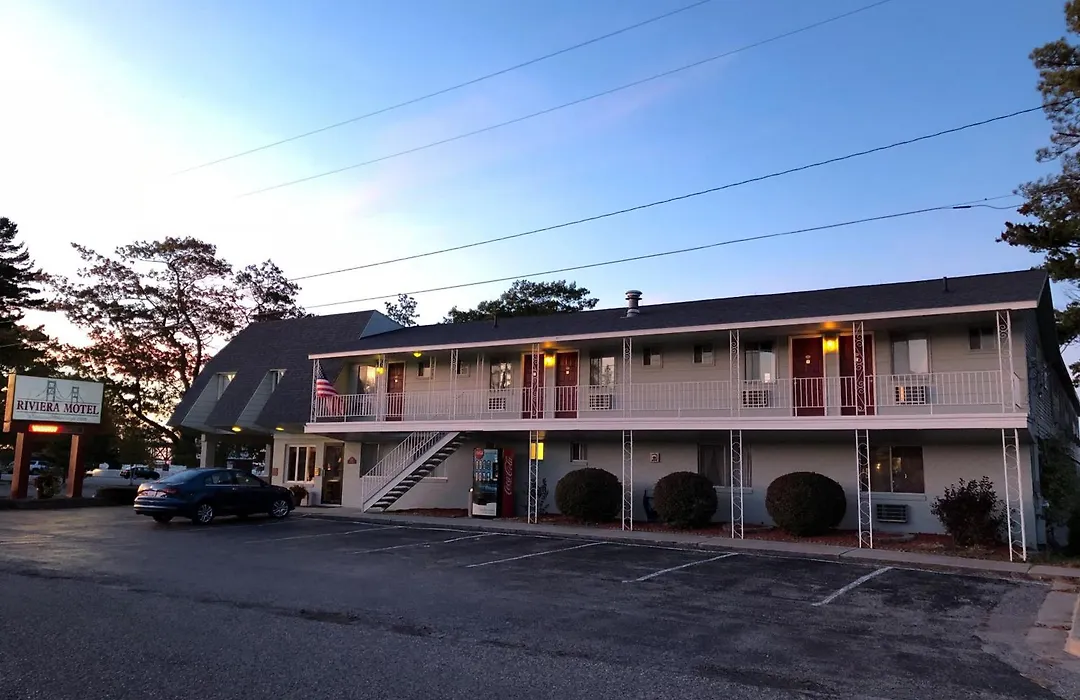 Riviera Motel-1