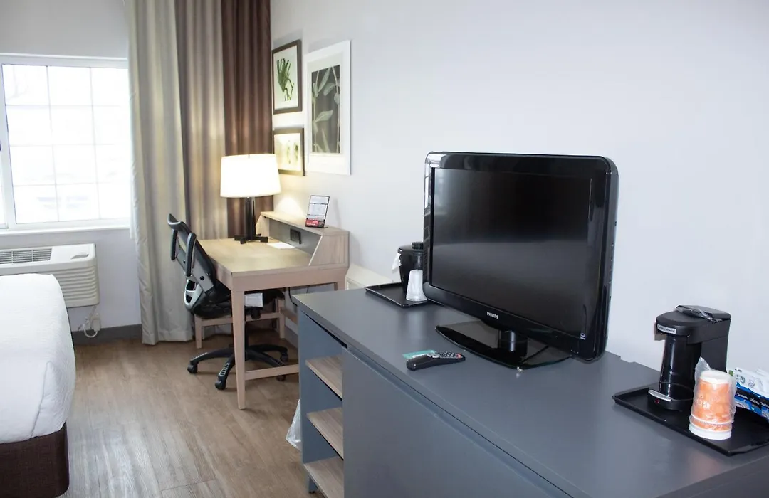 Country Inn & Suites By Radisson, Big Rapids, Mi-1