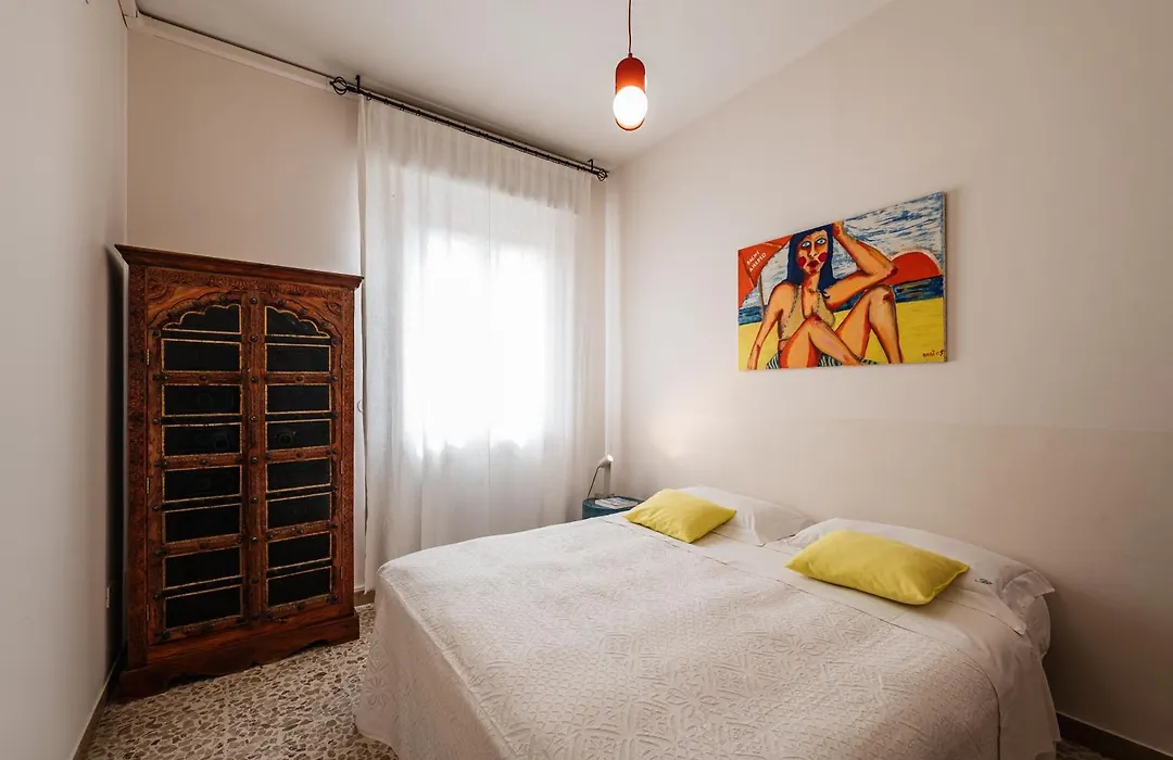 Casa Fuori Casa - aria condizionata, parcheggio auto, garage moto-1