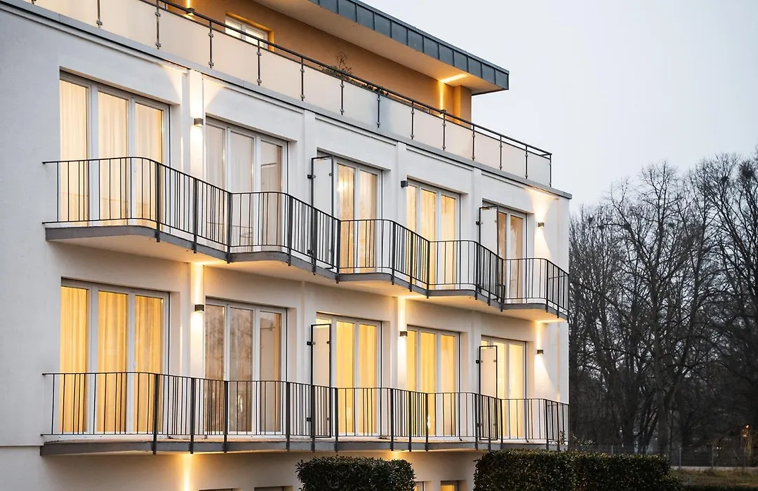 Hotel Vier Jahreszeiten an der Therme&Kliniken Bad Krozingen Nähe Freiburg&Schwarzwald Ideal für Wellness Kur&Business Ausflüge 24h Check In- WLAN&Parken gratis-1