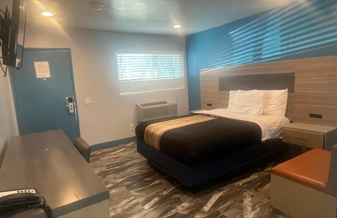 Travel Inn Motel-1