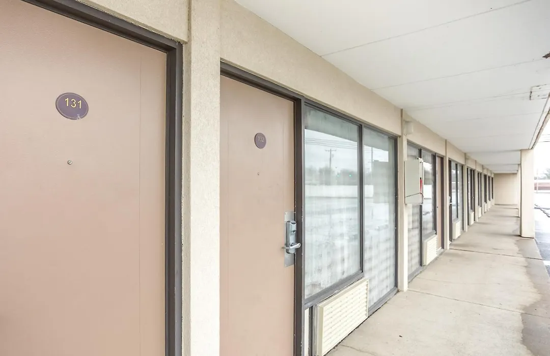 Oyo Townhouse Owensboro West-1