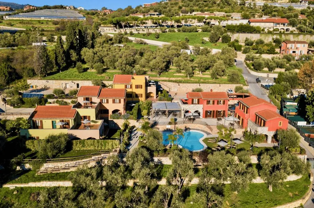 Leonardo Resort-1