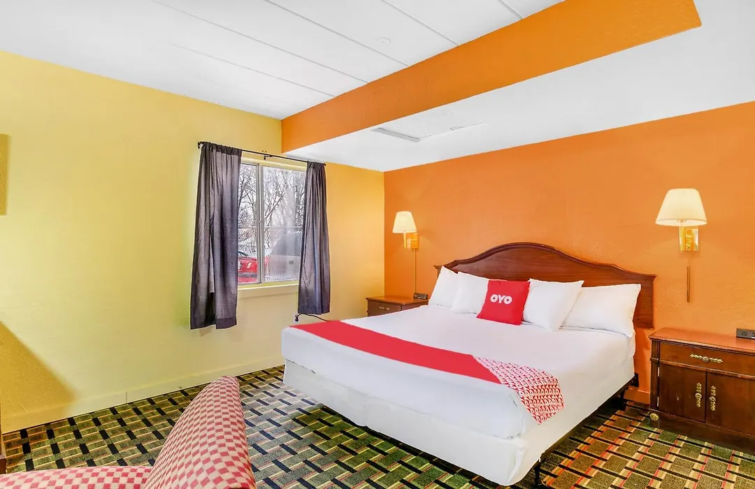 Oyo Hotel Downtown Peoria I-74-1