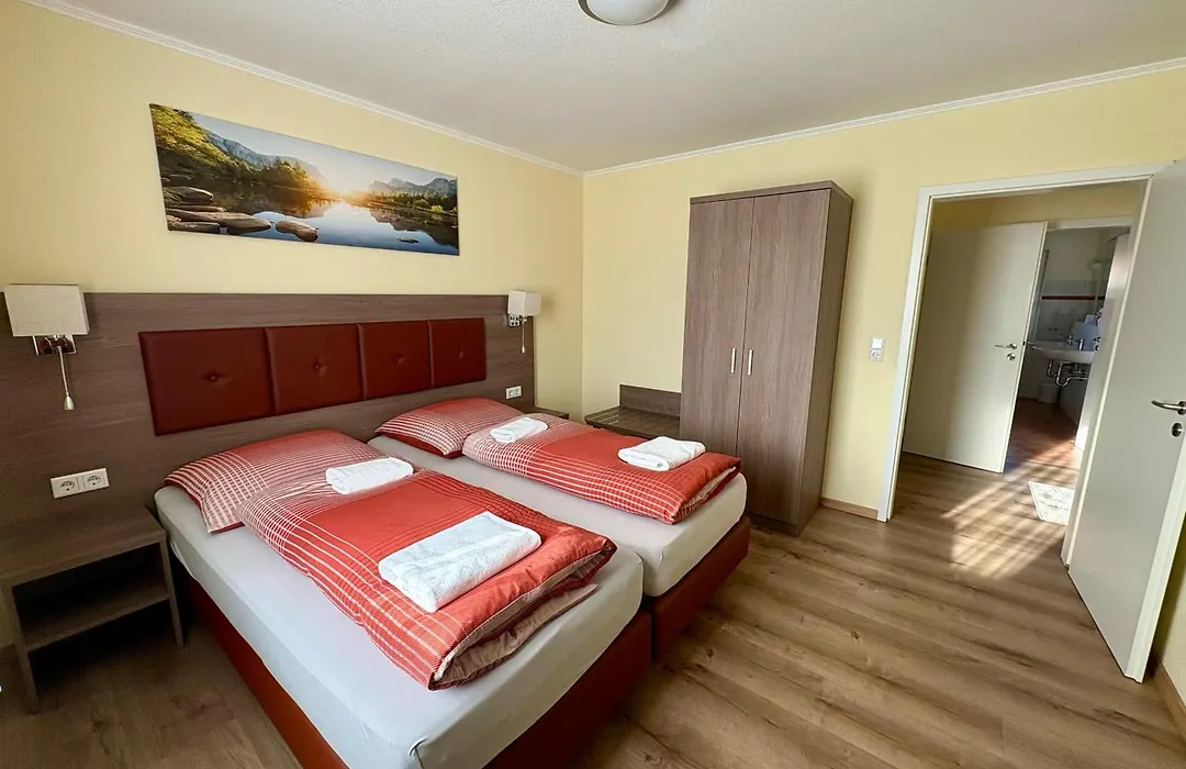 Ellen Hotel-1