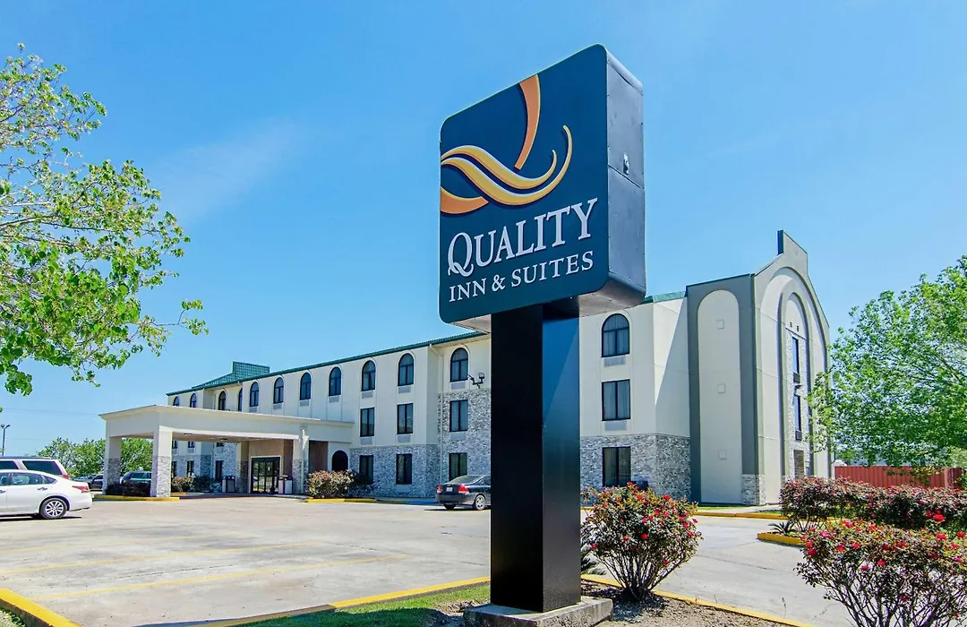Quality Inn & Suites Near Tanger Outlet Mall-1