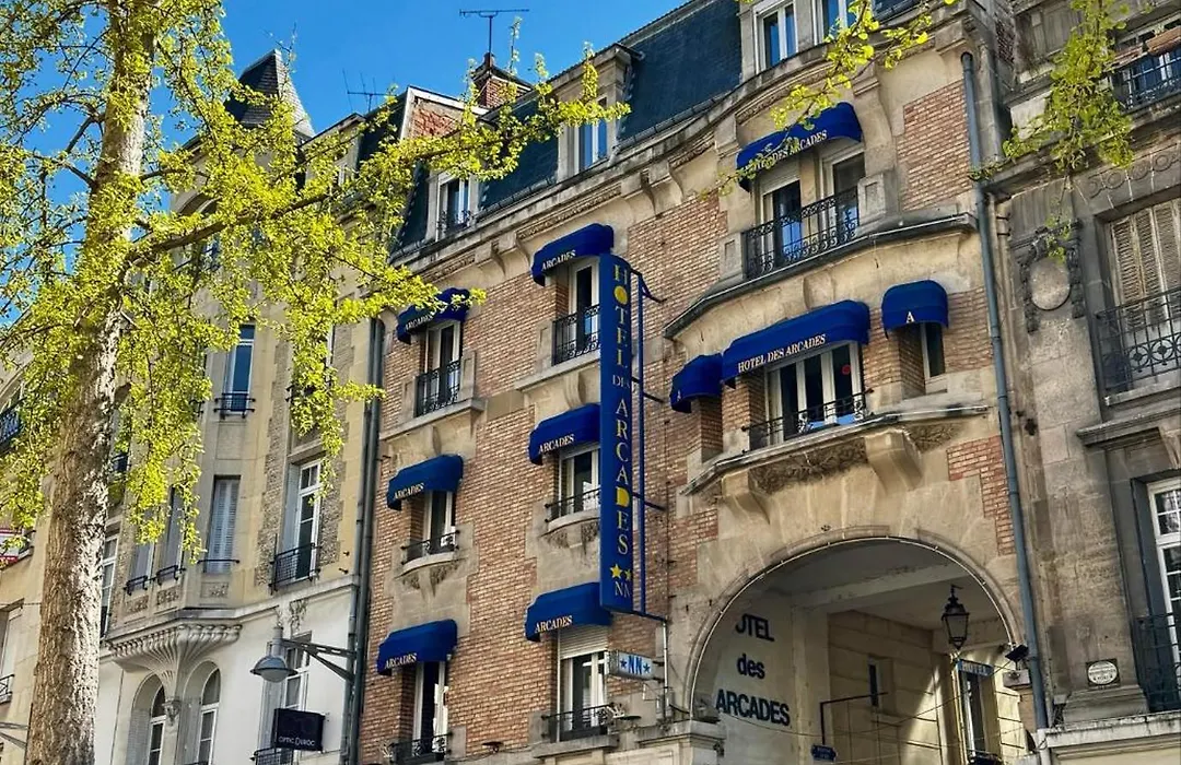 Hôtel des Arcades-1