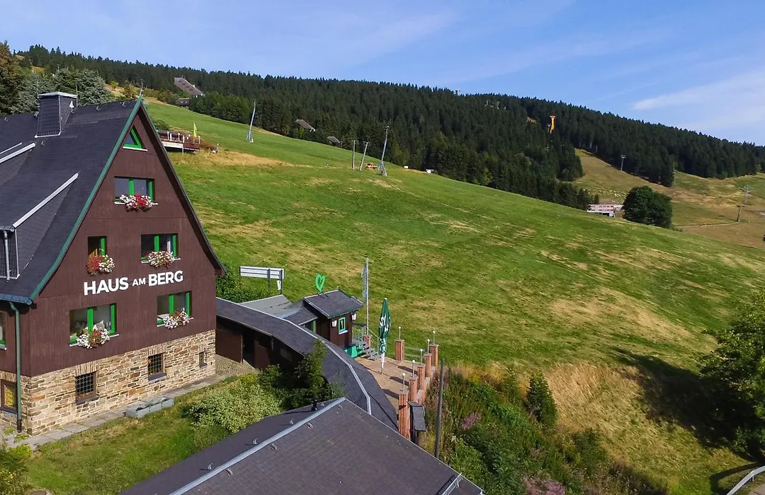 Haus am Berg - Pension direkt am Skihang-1