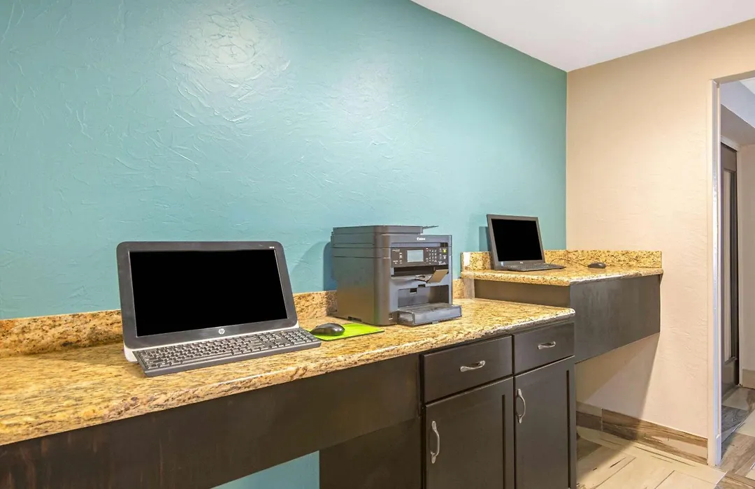 La Quinta By Wyndham Denison - North Lake Texoma-1