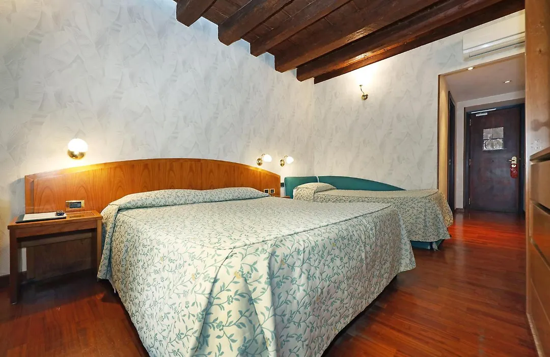Hotel Corot-1