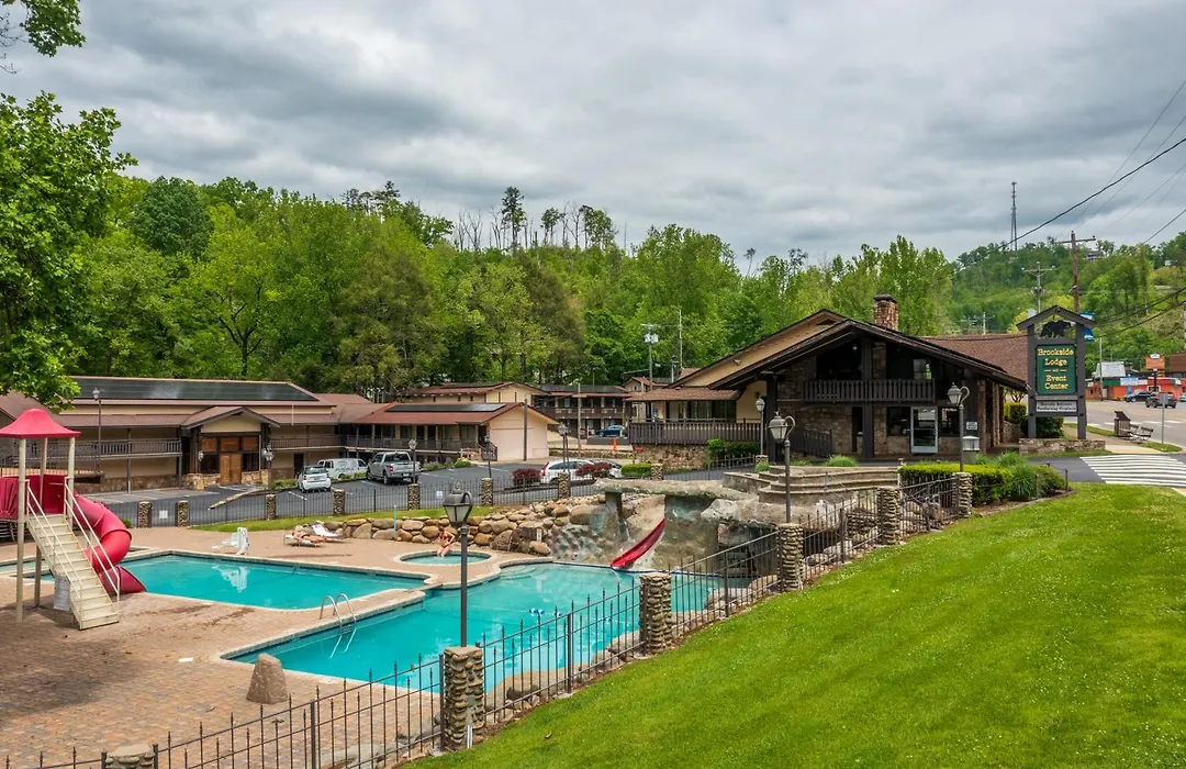 Brookside Lodge - Gatlinburg - On The River-1