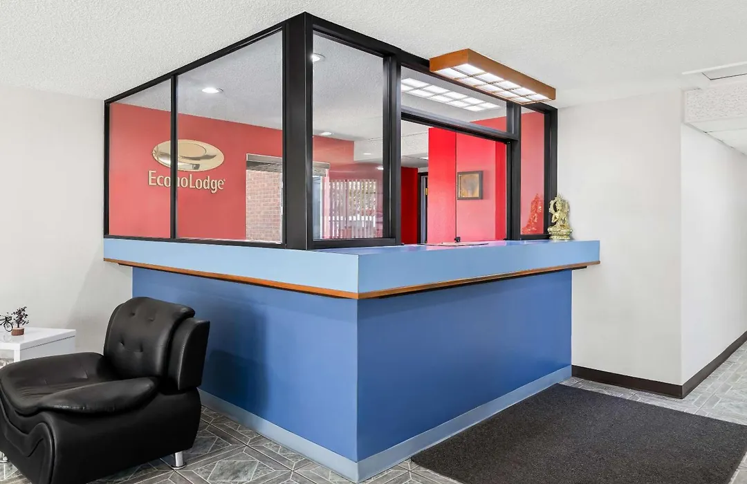Econo Lodge Emporia-1