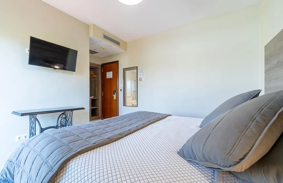 Hotel Montmar-1