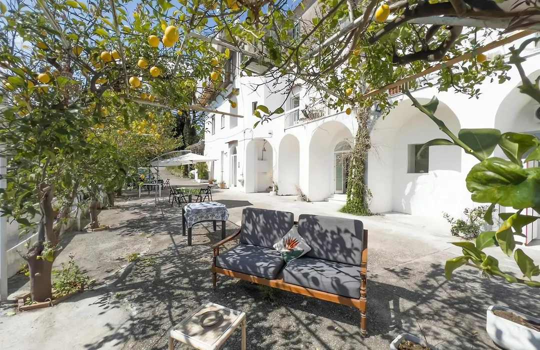 Casa Nina- Camere Con Vista Mare E Terrazza A Raito, Costiera Amalfitana-1