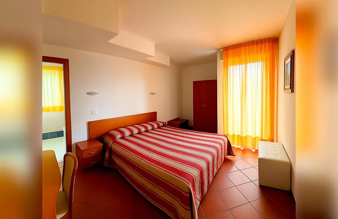 Hotel e Appartamenti La Solaria con parcheggio gratuito a soli 450 MT dalla nuova Basilica di Padre Pio-1