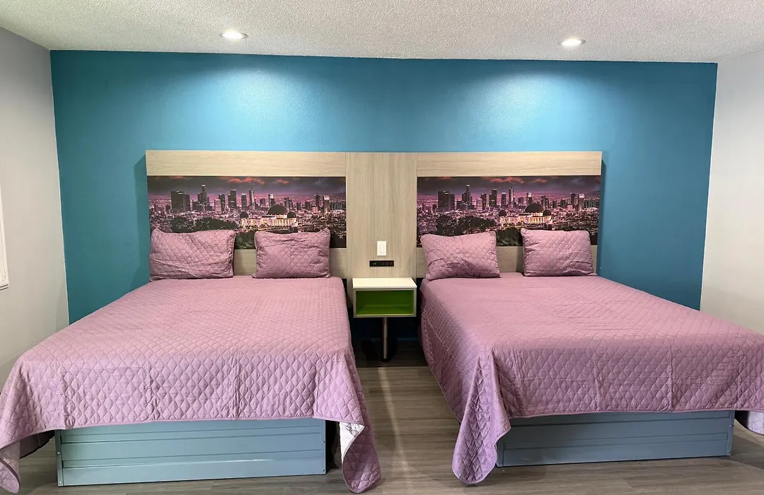 Hi-Way Host Motel-1