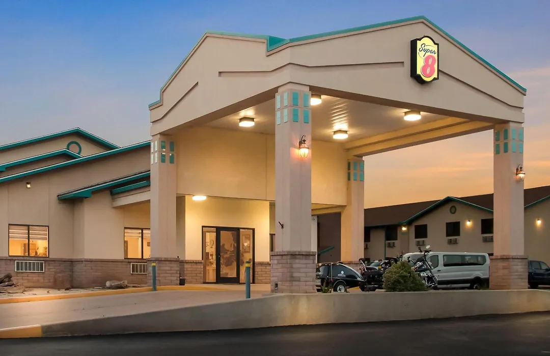 Super 8 By Wyndham Santa Rosa-1