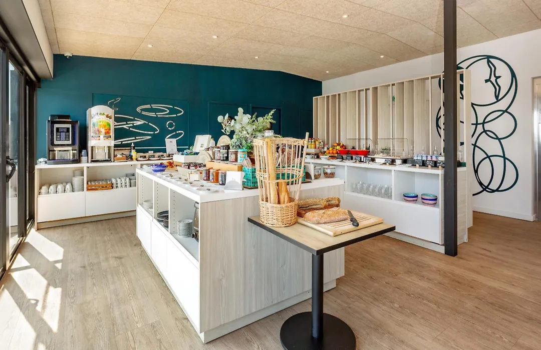 Golden Tulip Hotel & Rooftop Martigues Provence-1