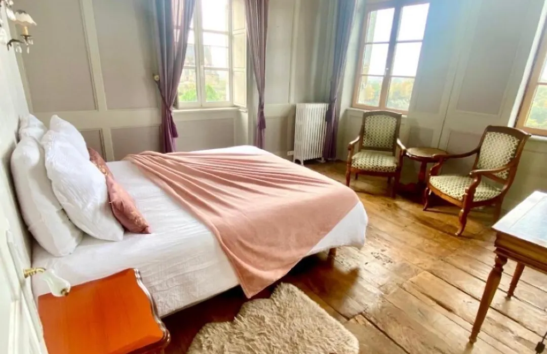 Mercier de Montigny - Les Chambres du Beffroi - SPA et Massage-1