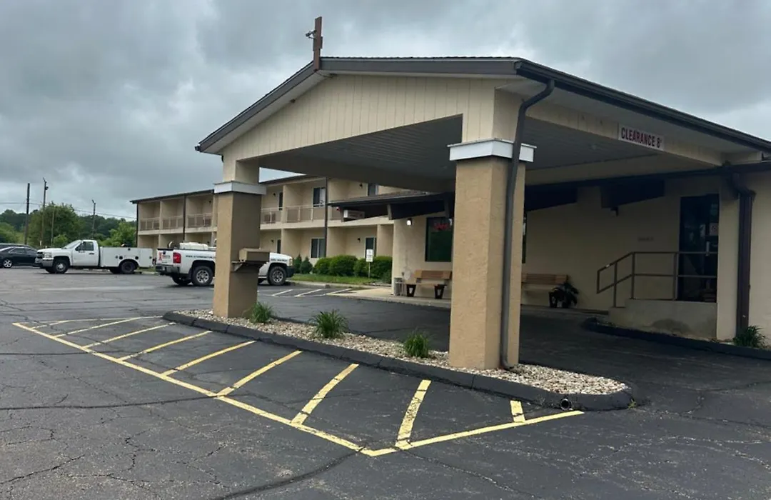 Executive Inn-1