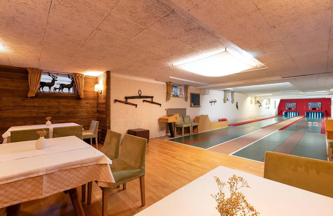 Romantik Hotel Die Gersberg Alm über Salzburg mit Outdoorpool-1
