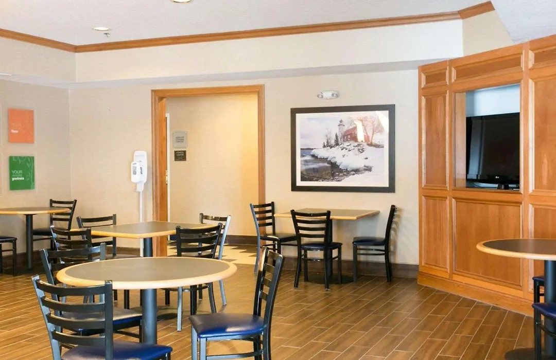 Comfort Suites Benton Harbor - St Joseph-1