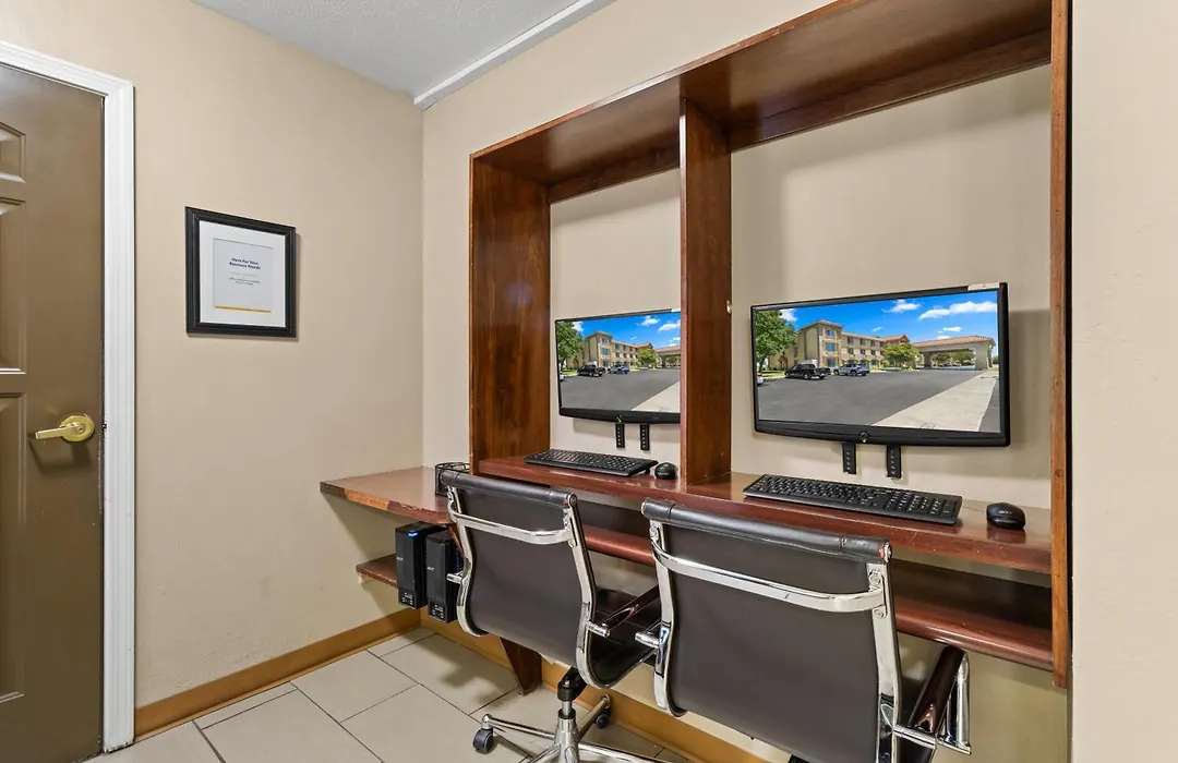 Comfort Inn & Suites Lancaster Antelope Valley-1