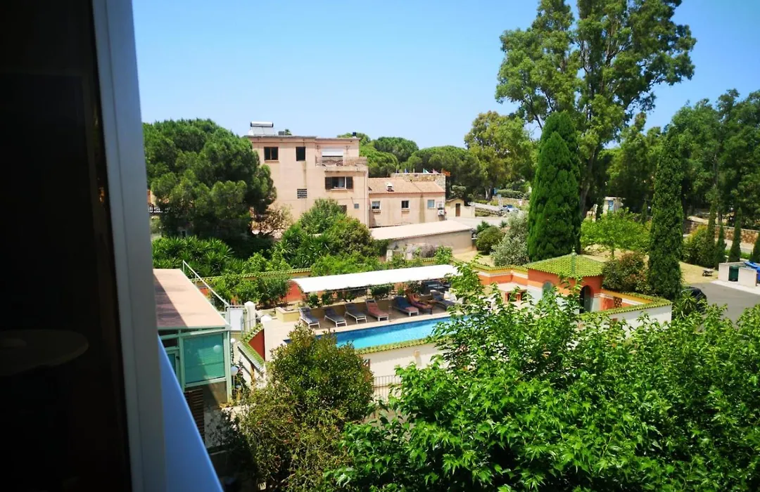 Hotel Cyrnea-1