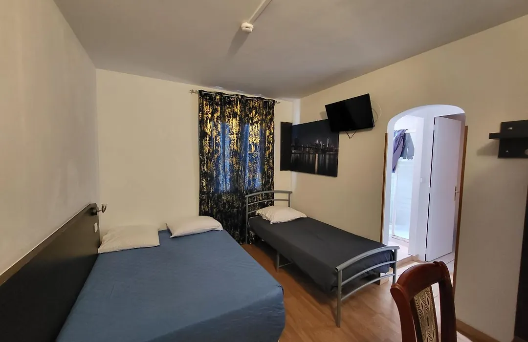 Hotel Les Rosiers-1