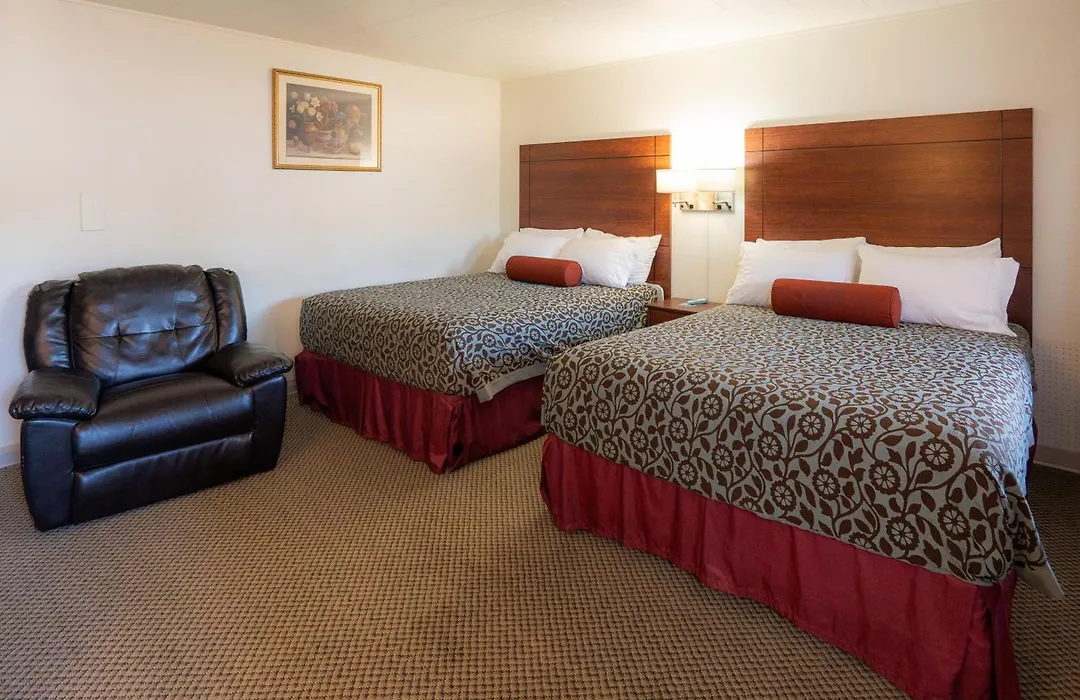 Hills Inn-1
