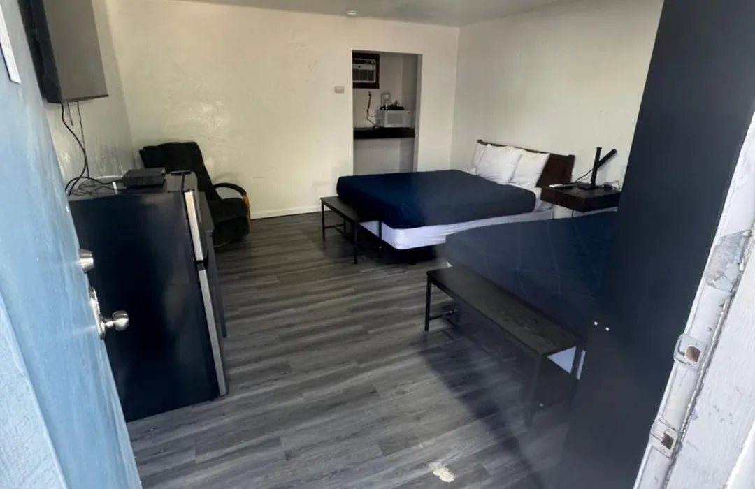 Holiday Lodge-1