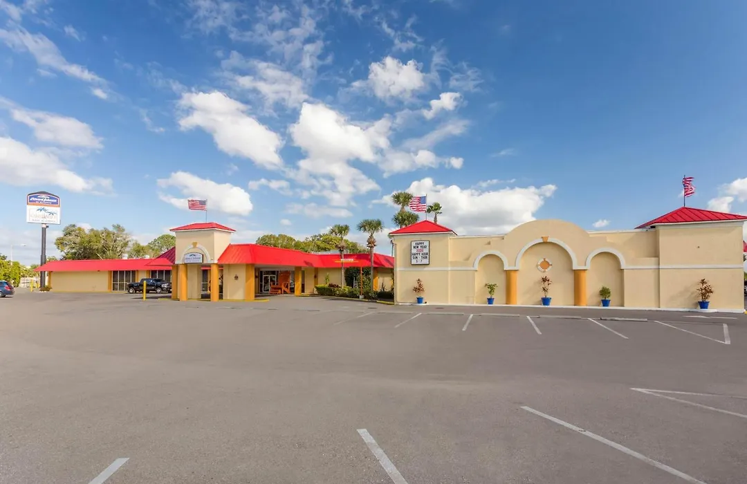 Howard Johnson By Wyndham Lakeland-1